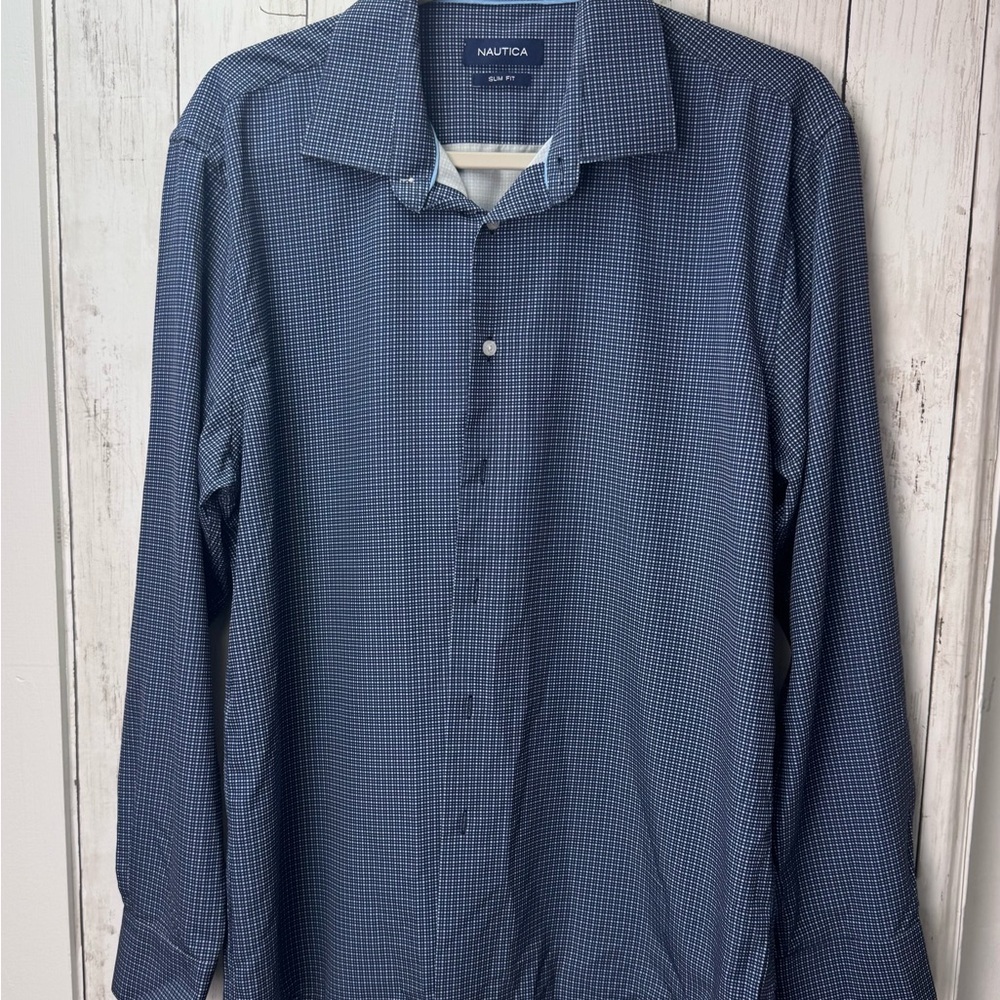 Nautica Men's Blue collar Checkered Shirt size Large 32/33